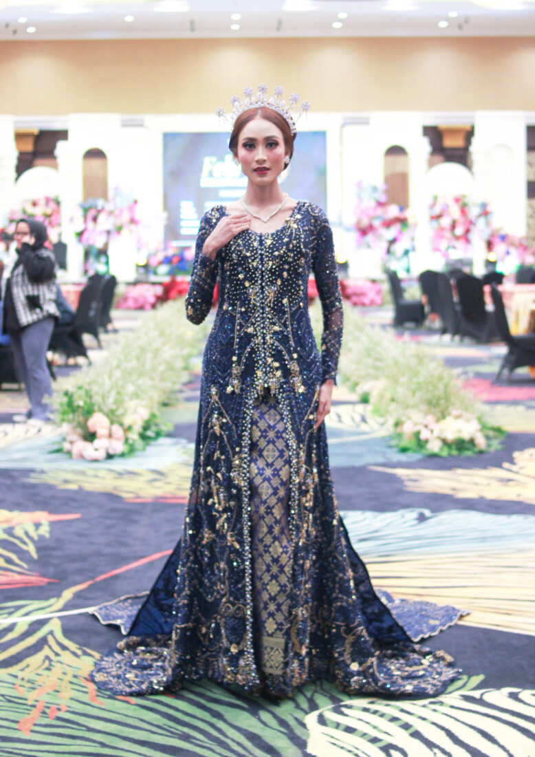 Kebaya Navy Aura + Cheong Sam