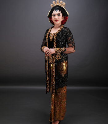 Kebaya Hitam Kutubaru