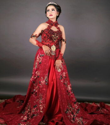 Berlin Maroon Ball Gown Ekor Pisah