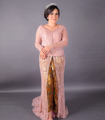 Kebaya Pink