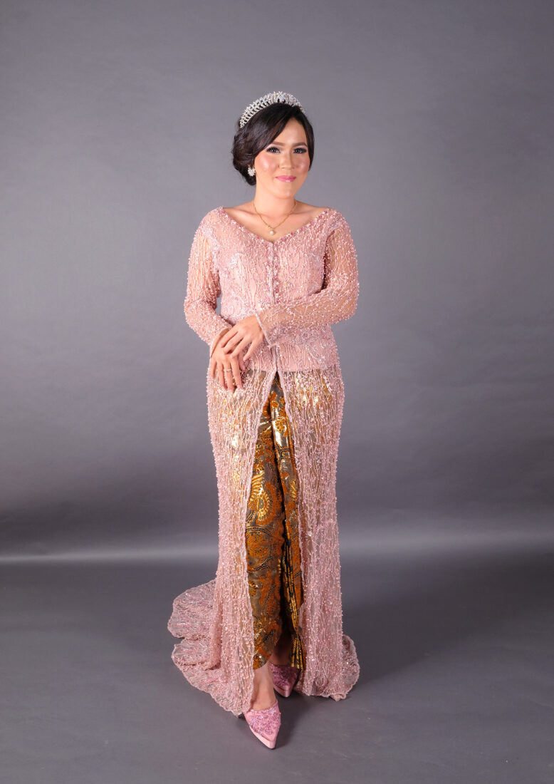 Kebaya Pink