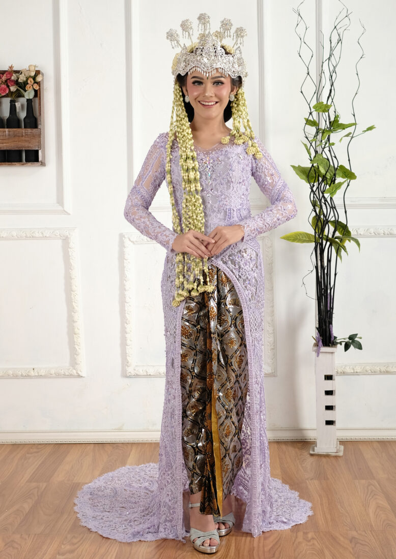 Kebaya Lavender Sabrina