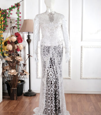 Kebaya Putih Eskada