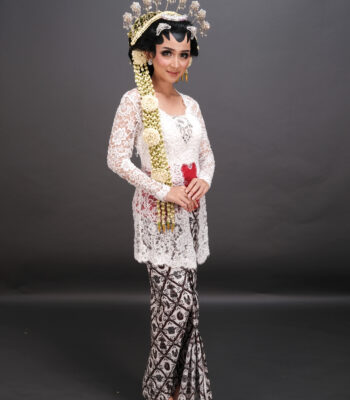 Kebaya Putih Lia Pendek