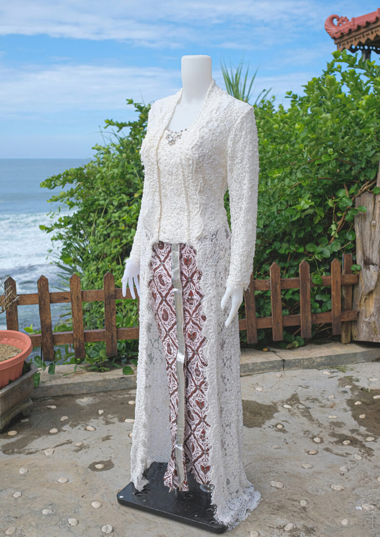 Kebaya Kutu Baru Jelita
