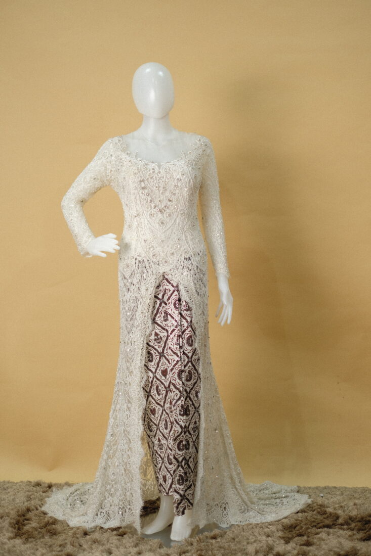 Kebaya Putih Atikah Zahra