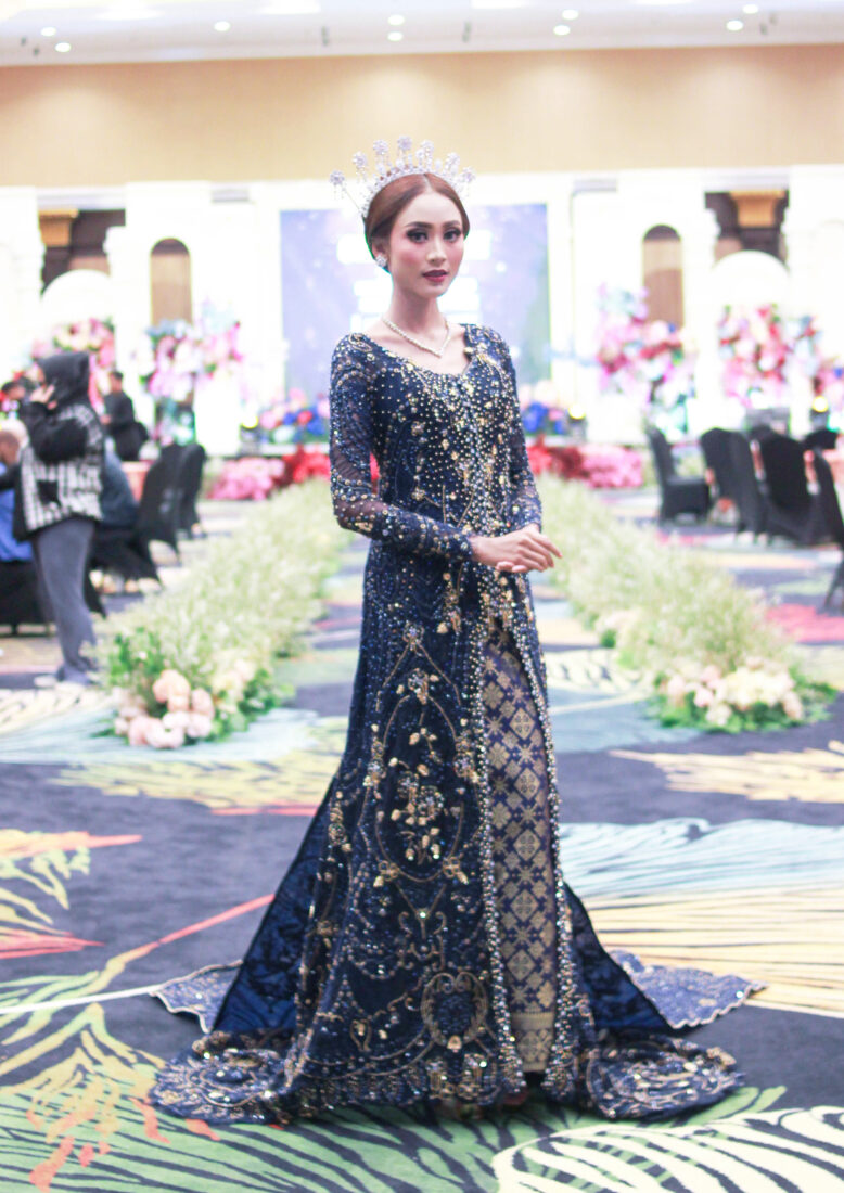 Kebaya Navy Aura + Cheong Sam