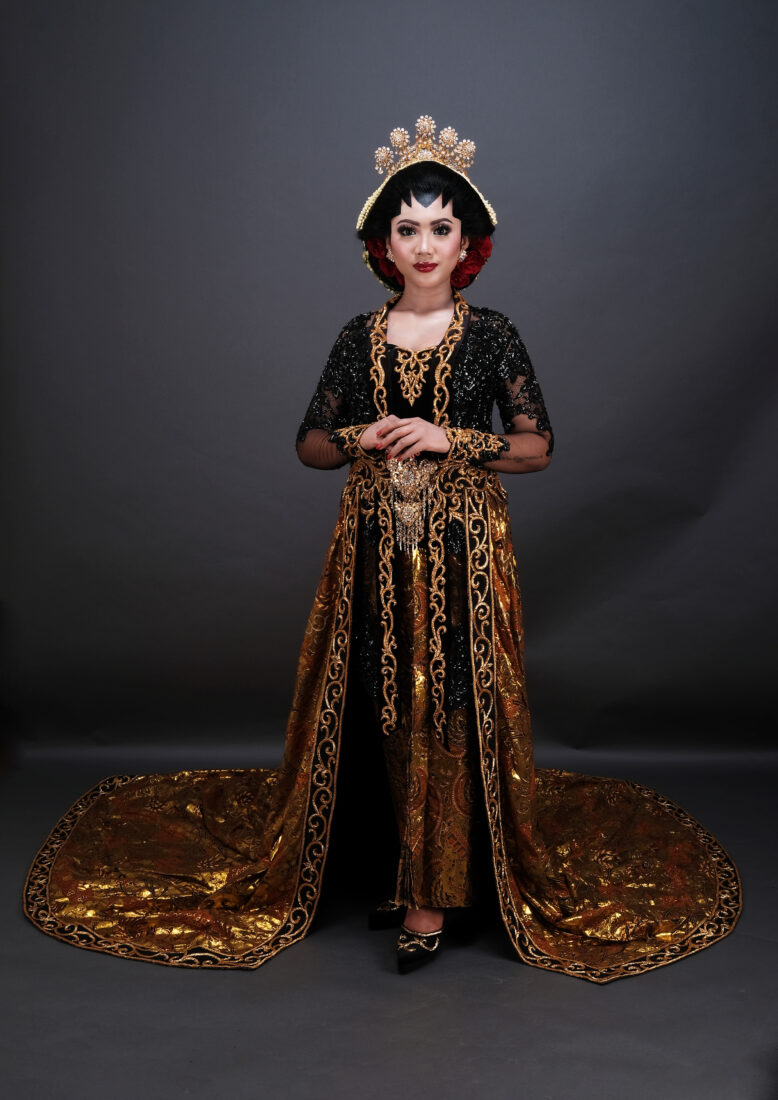 Kebaya Hitam Kutubaru