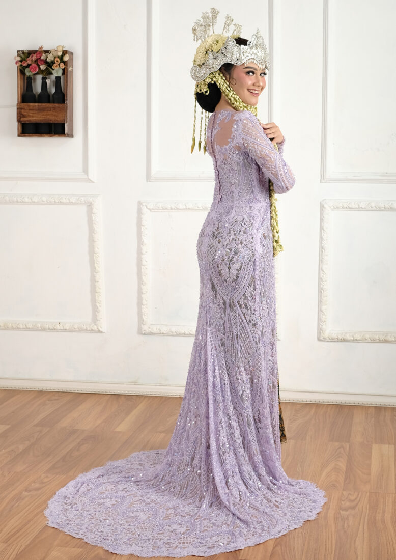 Kebaya Lavender Sabrina