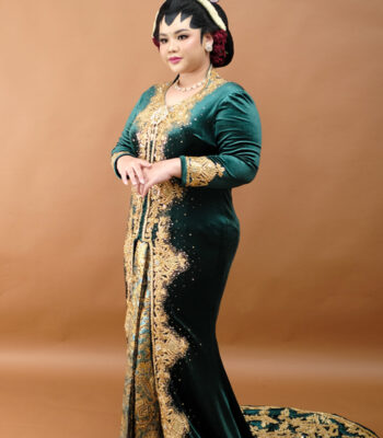 Kebaya Beludru Hijau Erika