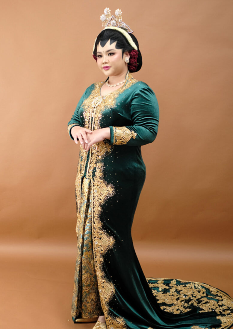 Kebaya Beludru Hijau Erika