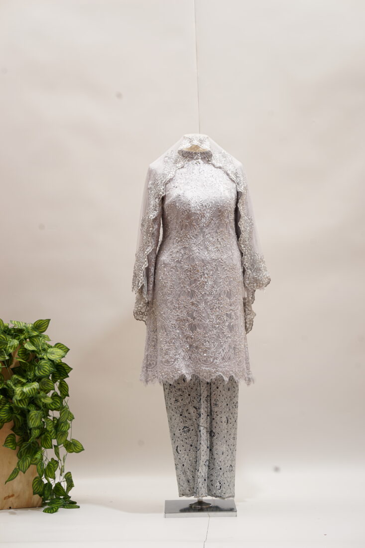 Kebaya Ibu Silver Kurung