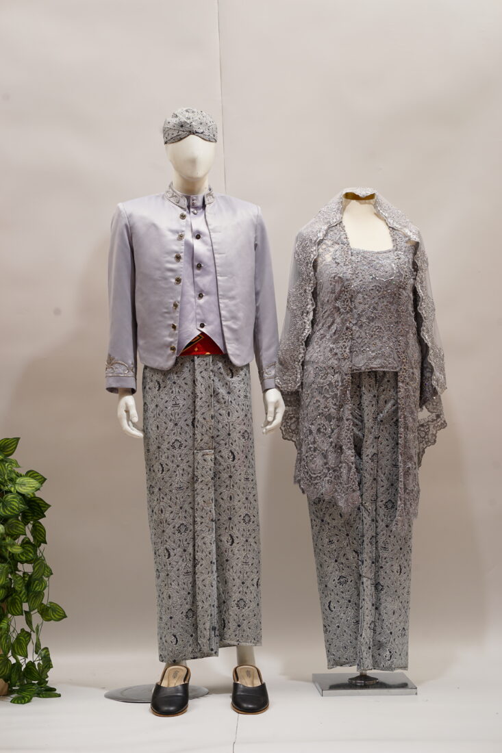 Kebaya Ibu Silver Kutubaru