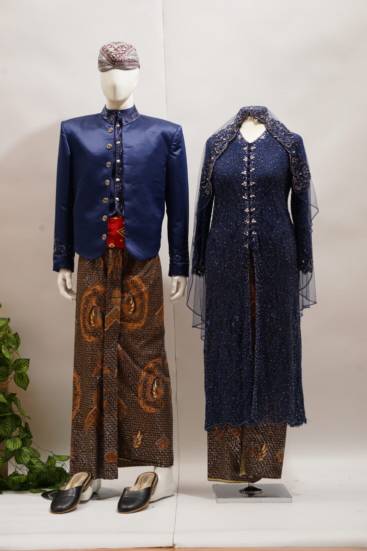 Kebaya Ibu Navy Tunik