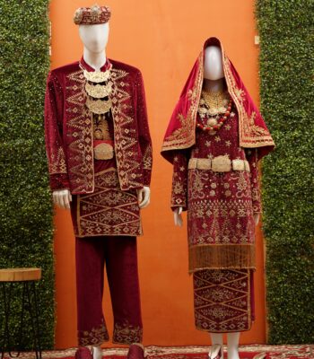 Busana Pengantin Koto Gadang Beludru Maroon (01)