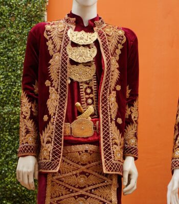 Busana Pengantin Sunting Minang Beludru Maroon (03)