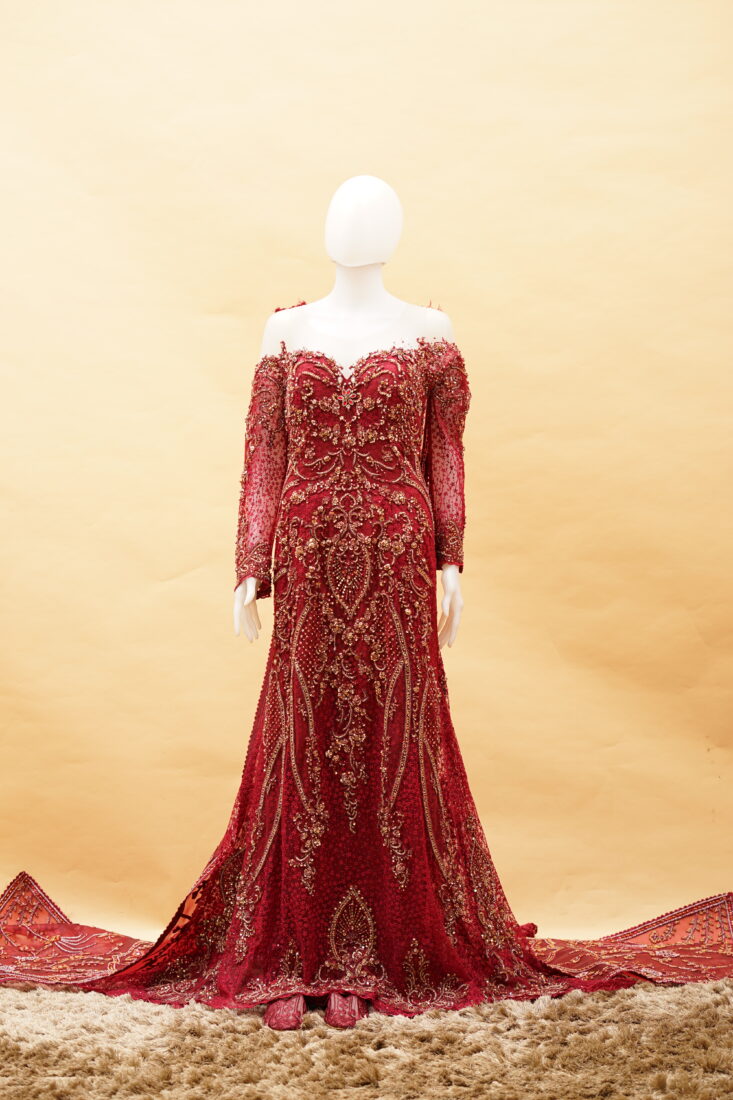 Gaun Mermaid Maroon Tata