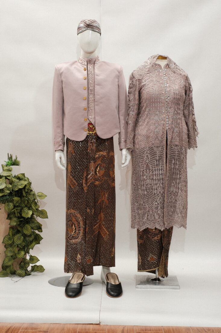 Kebaya Ibu Taro Baru