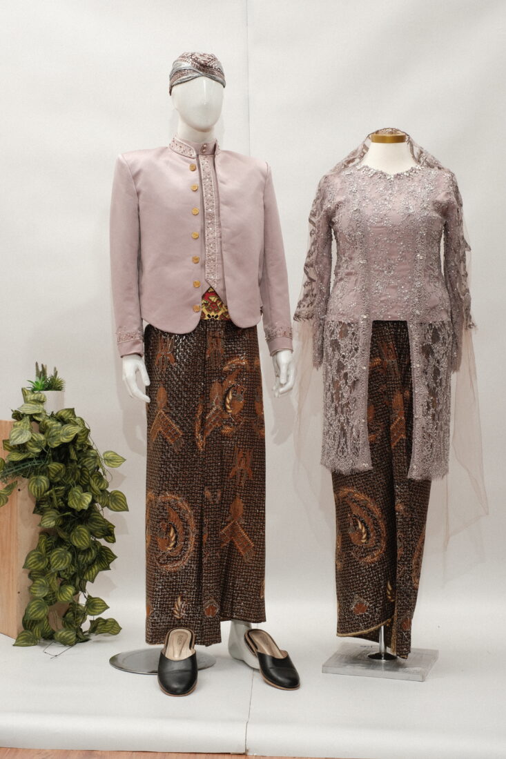 Kebaya Ibu Taro Seleting Belakang