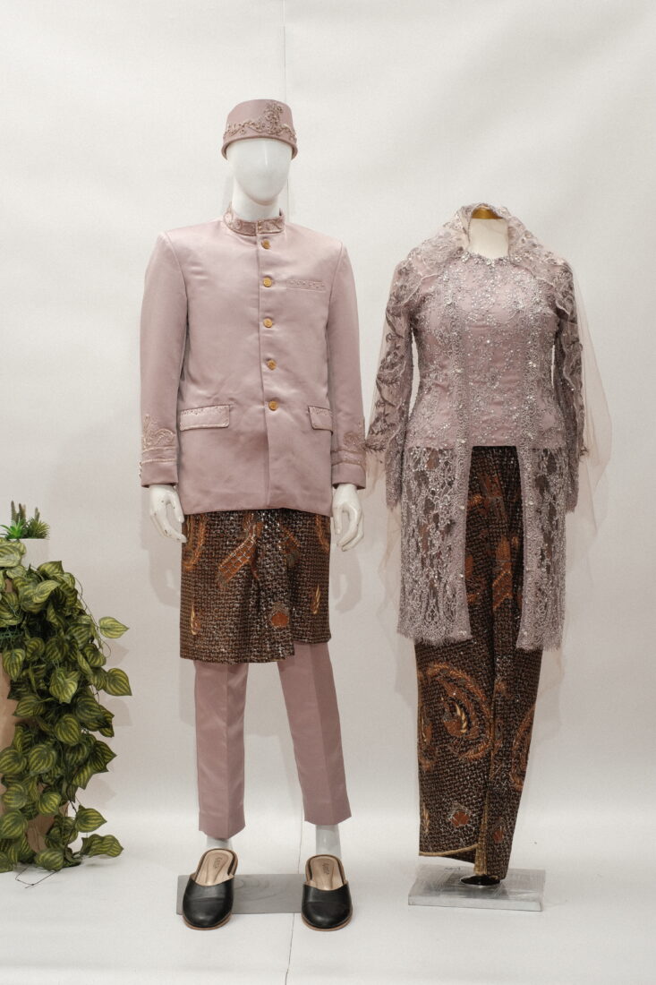 Kebaya Ibu Taro Seleting Belakang