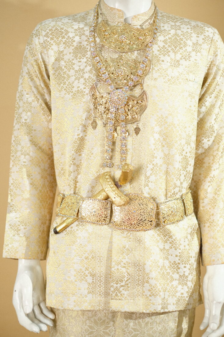  Busana Melayu Songket Gold