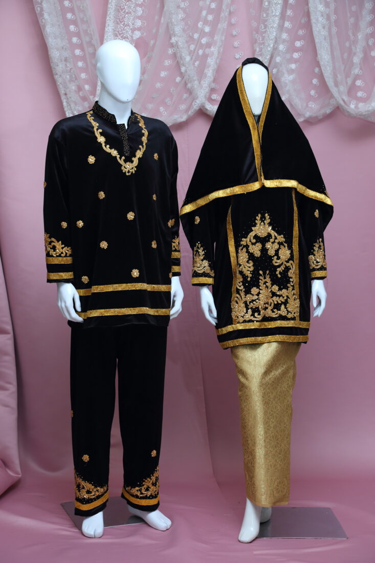 Baju Koto Gadang Hitam Gold