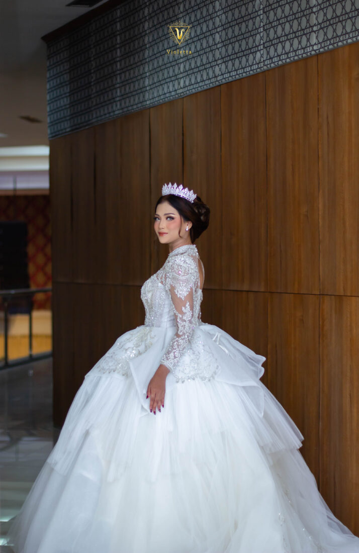 Ball Gown Putih 004