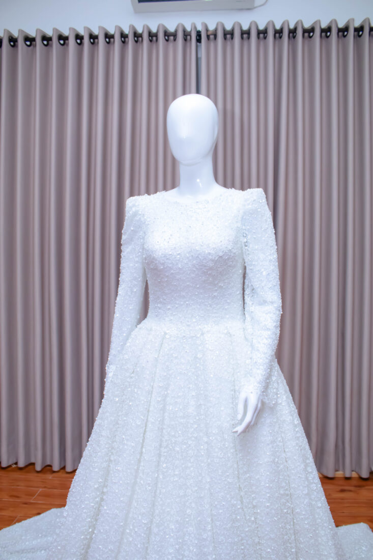 Ball Gown Putih 012