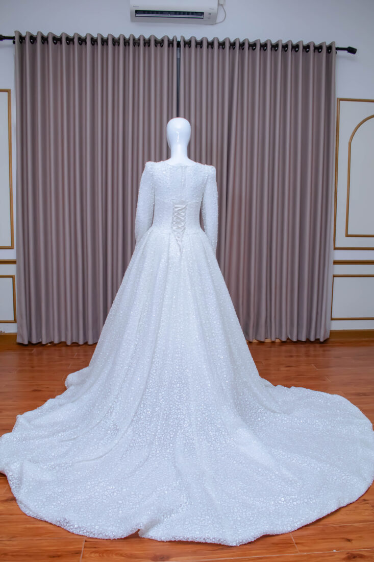 Ball Gown Putih 012