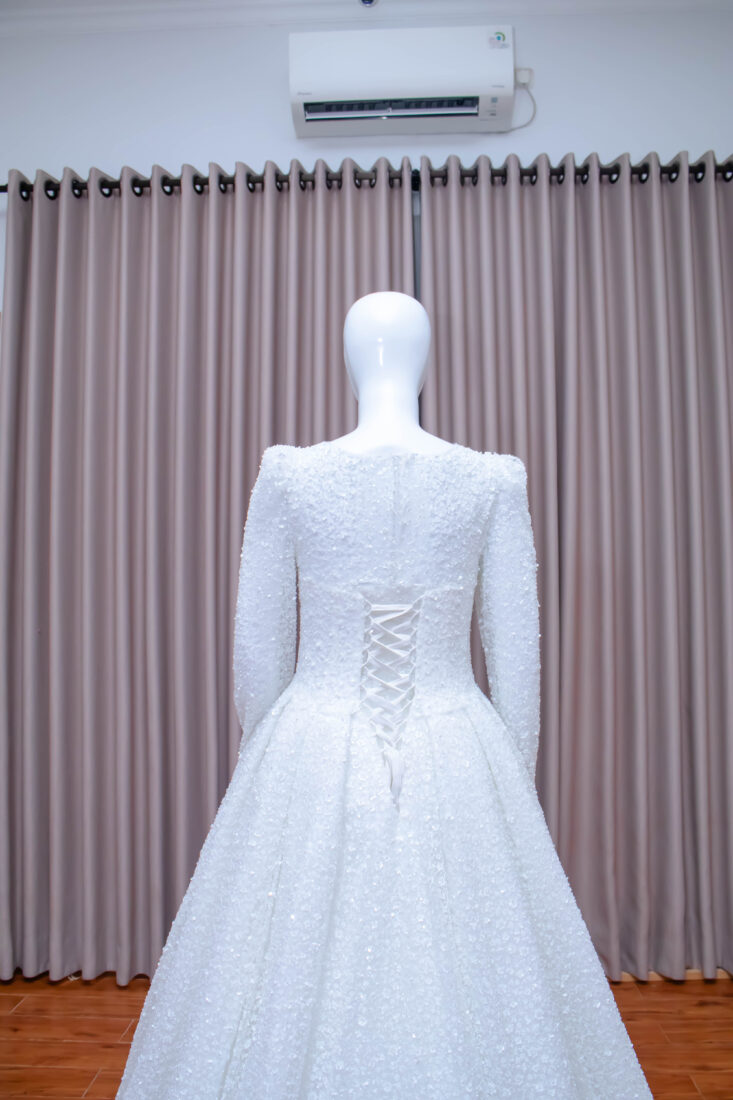 Ball Gown Putih 012