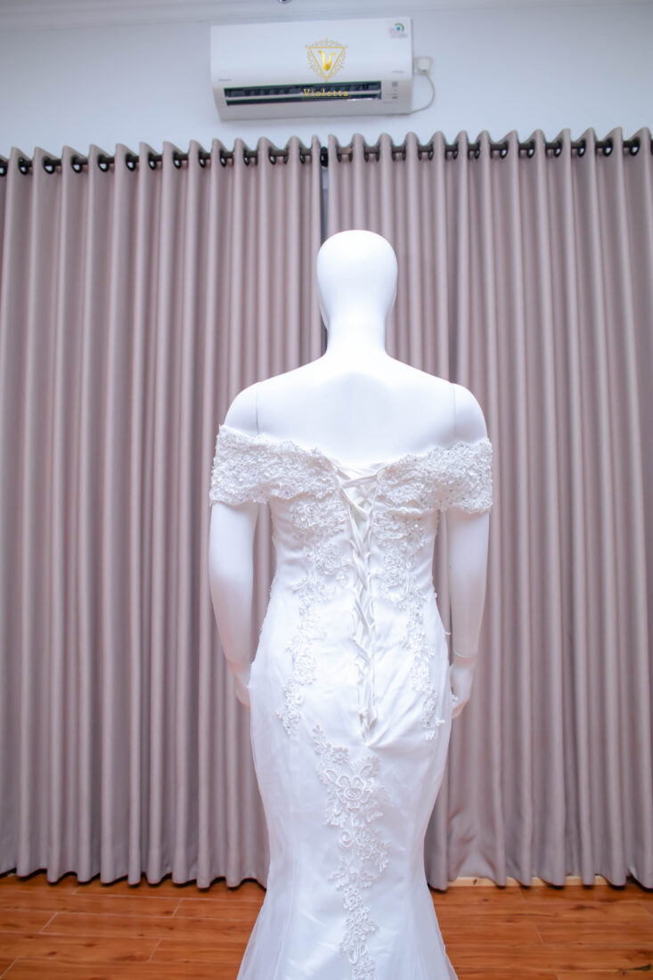 Gaun Mermaid Putih 011