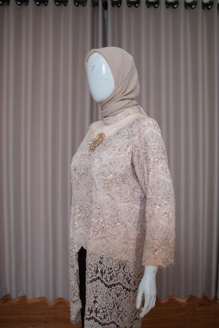 Kebaya Sister Nude 004