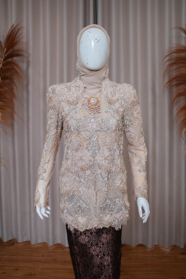 Kebaya Sister Nude 005