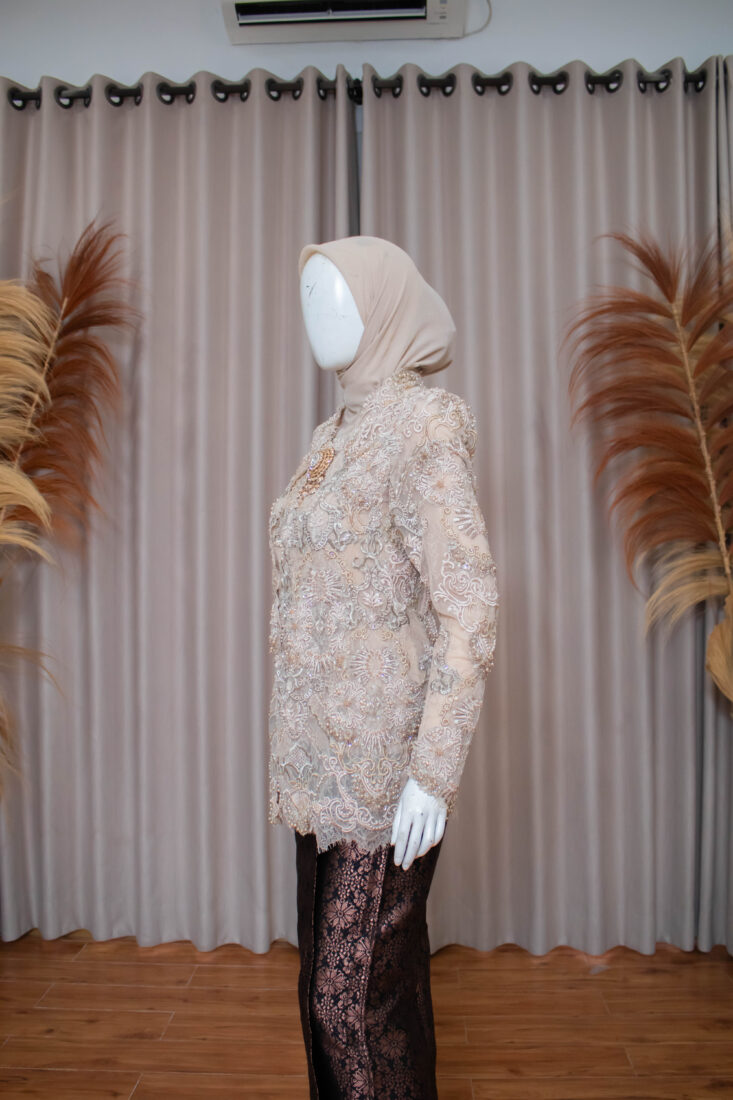 Kebaya Sister Nude 005