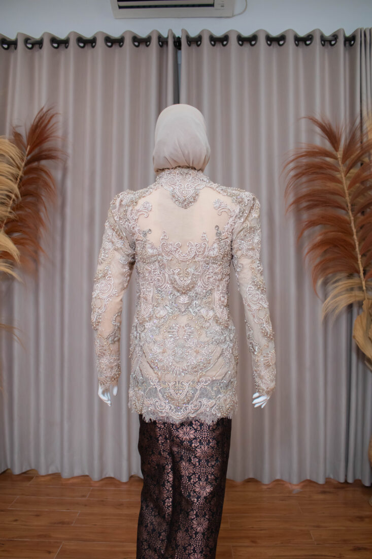 Kebaya Sister Nude 005