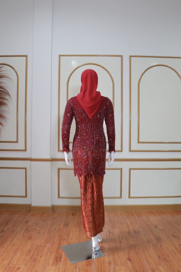 Kebaya Lamaran & Wisuda Merah Maroon 005