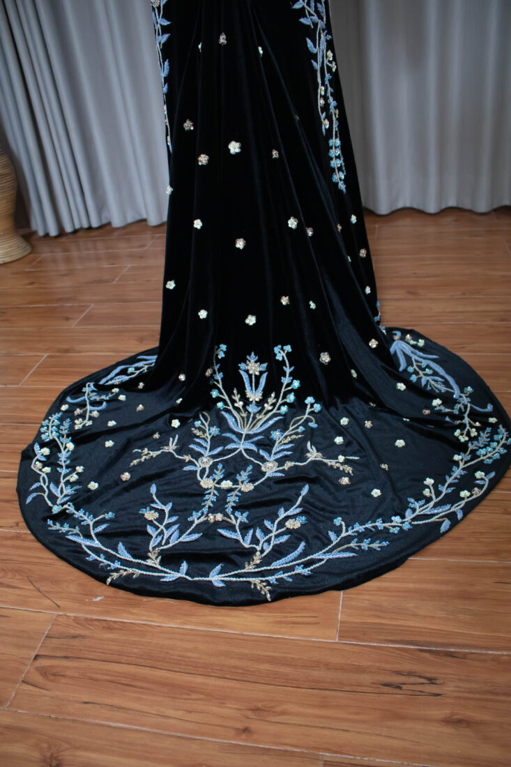 Kebaya Bludru Hitam 016