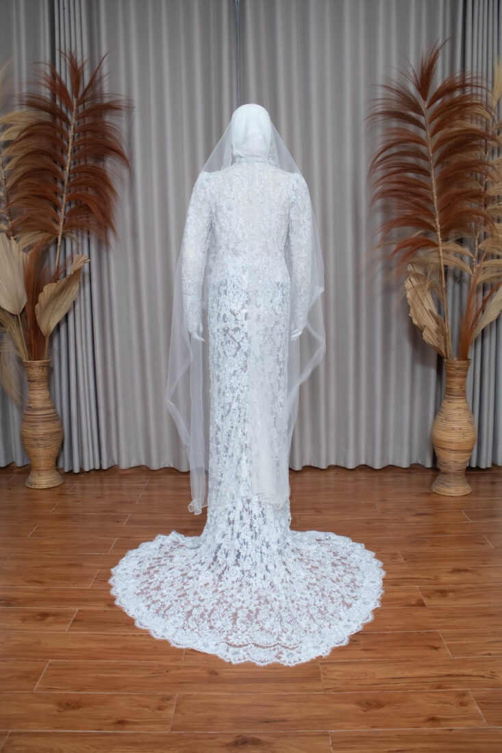 Kebaya Putih Hening