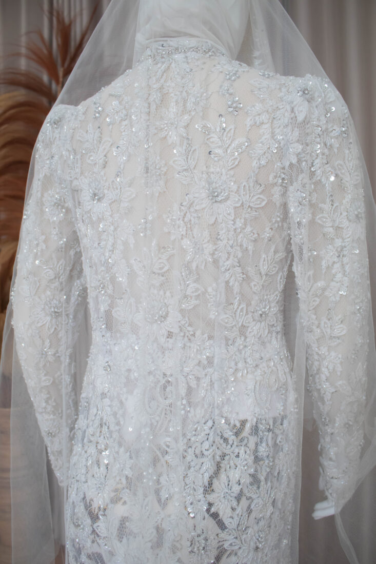 Kebaya Putih Hening