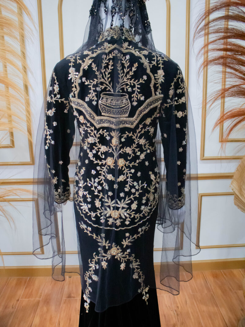 Kebaya Bludru Hitam Panjang
